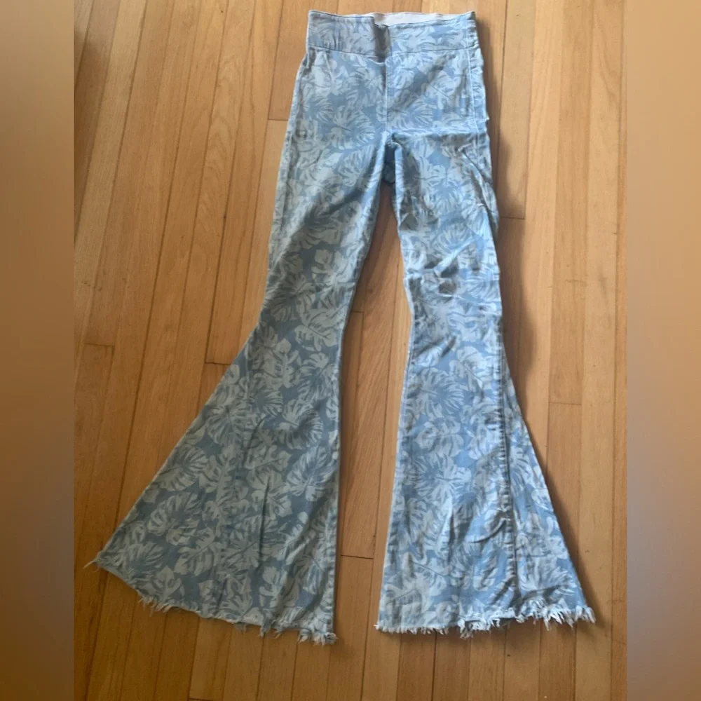 Show me your Mumu Blue jeans flare bell bottom M jeans palm pattern - Picture 2 of 8